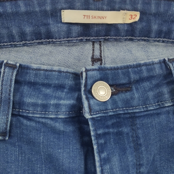 Levi Skinny Jeans - Picture 2 of 3